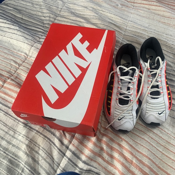 I’m selling Nike Air maxes - Picture 1 of 4
